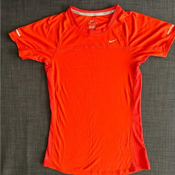 Nike Dry-Fit Set in XS in Blood Orange color - Picture 2 of 4